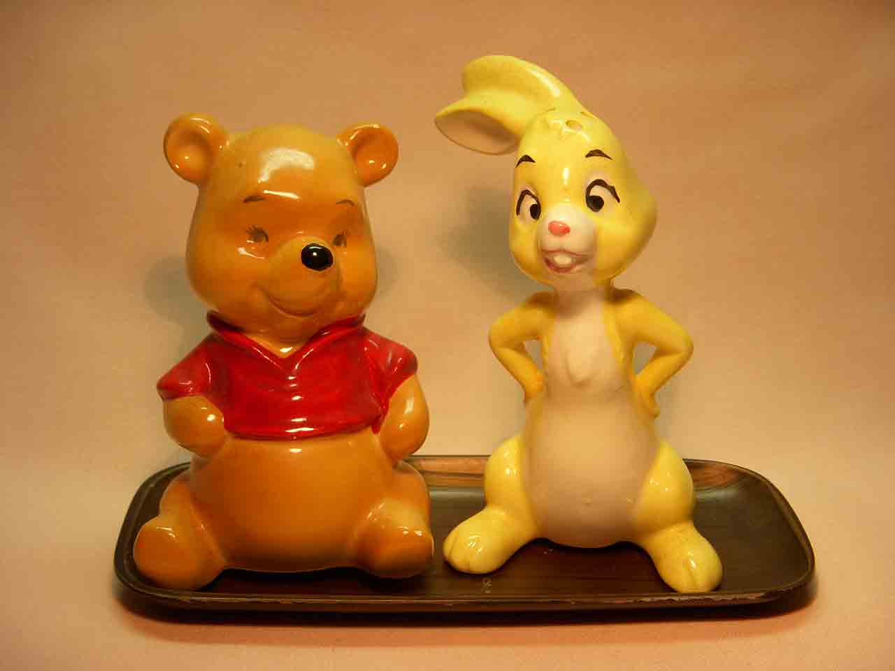 3747 Vintage Enesco series of Walt Disney characters on trays - Winnie the Pooh and Rabbit