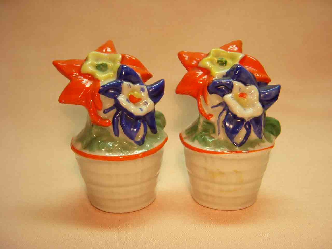 4595 Germany flowers salt and pepper shakers