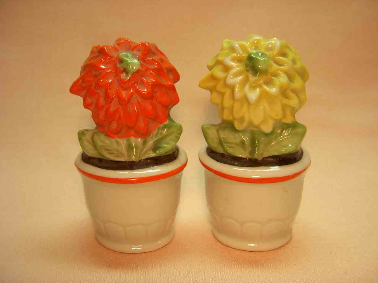 4596 Germany flowers salt and pepper shakers