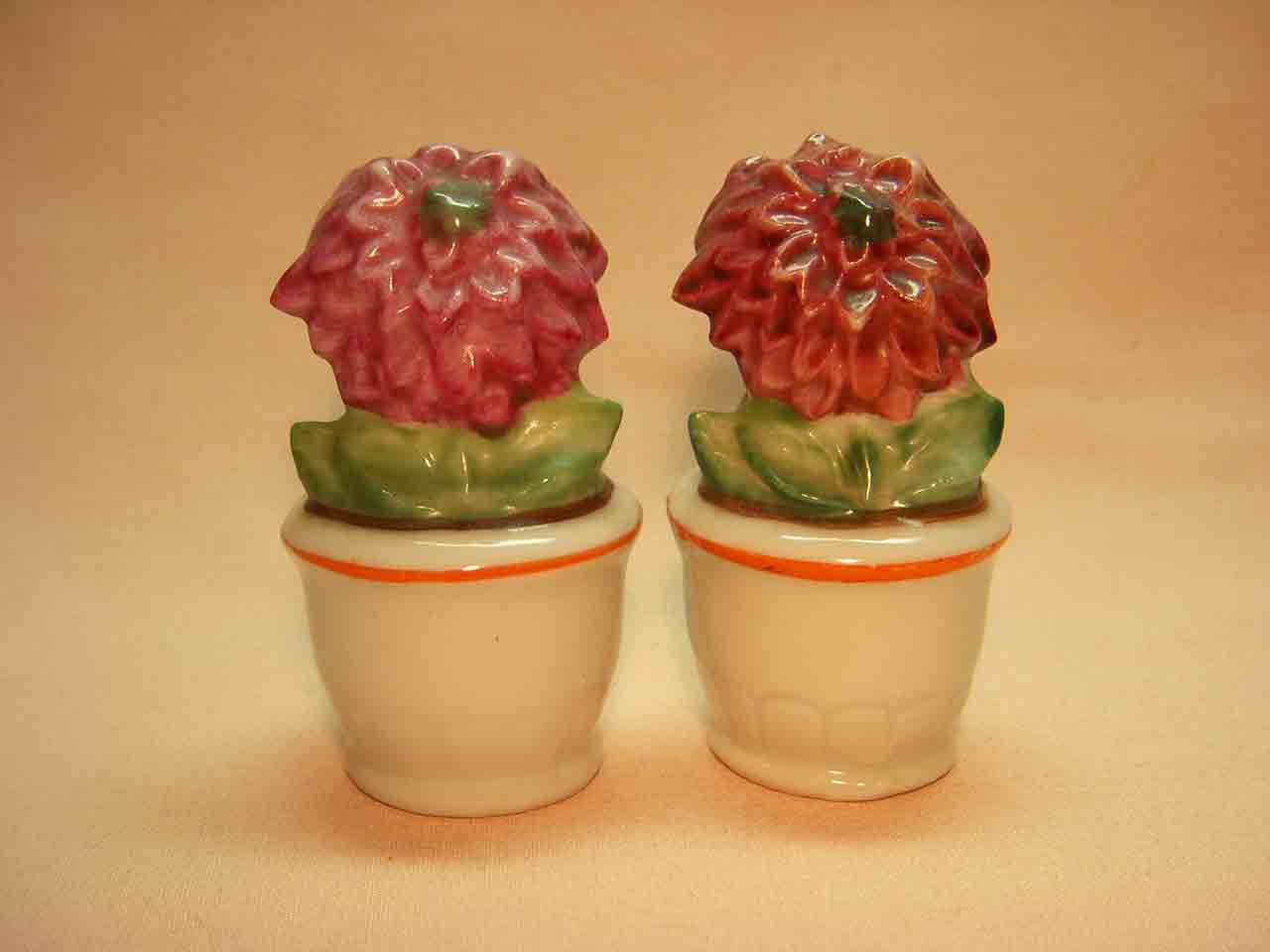 4597 Germany flowers salt and pepper shakers