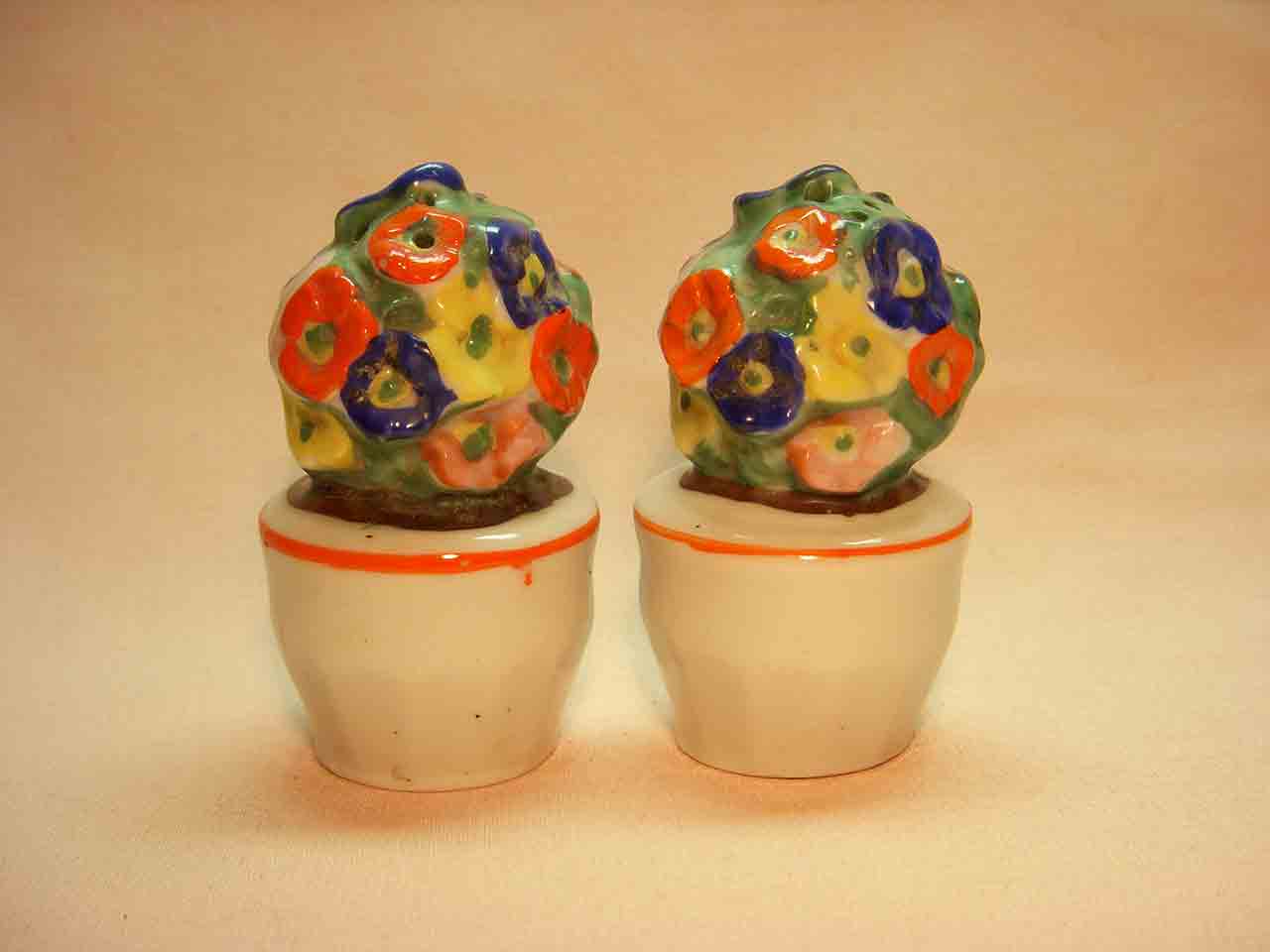 4602 Germany flowers salt and pepper shakers