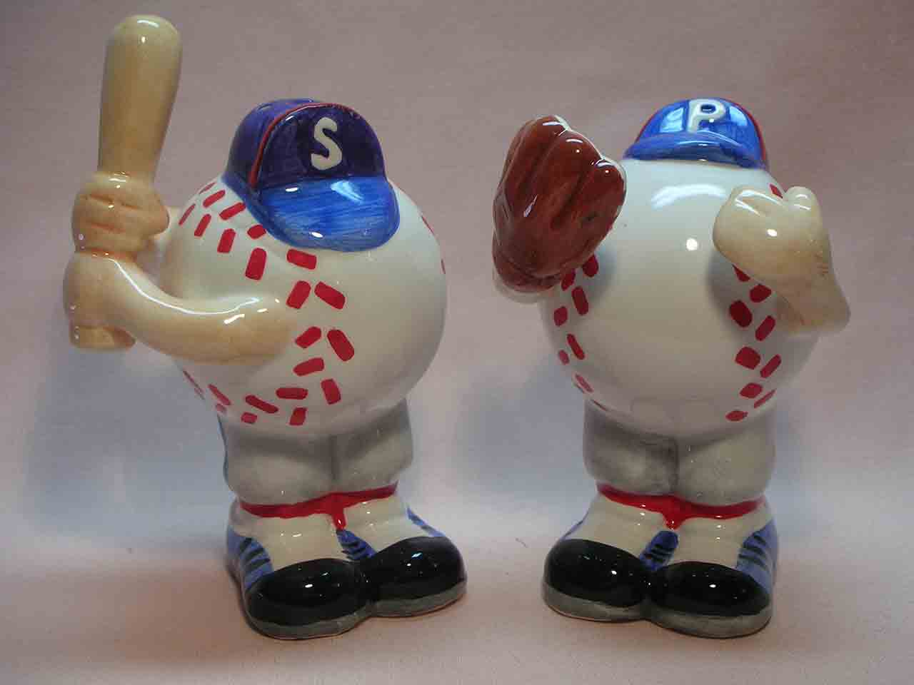 969 Friendly Rivals - anthropomorphic sport balls salt and pepper shakers - baseballs