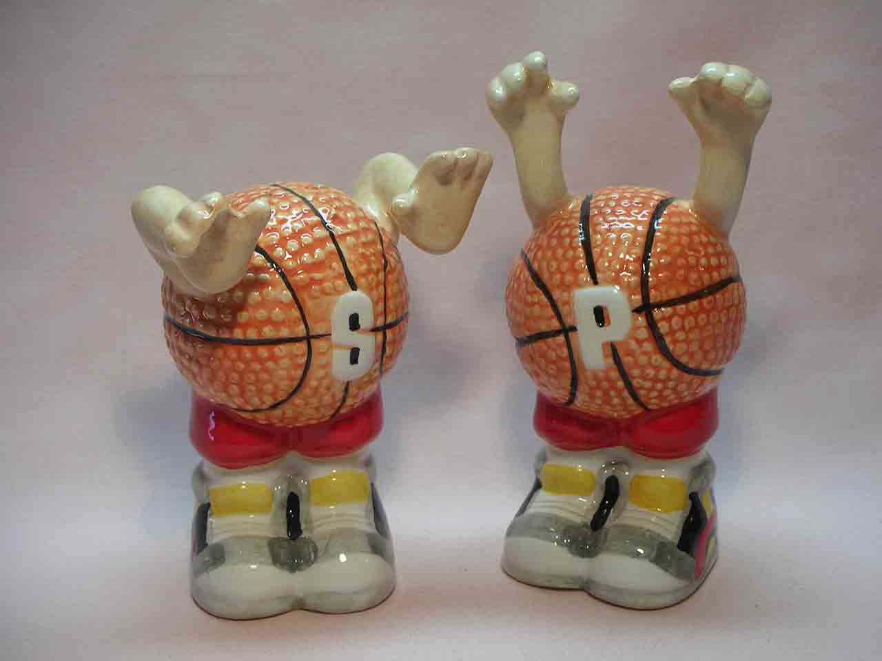 972 Friendly Rivals - anthropomorphic sport balls salt and pepper shakers - basketballs