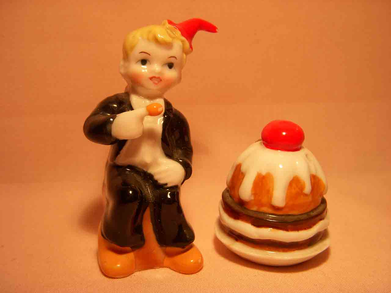 6632 Bone China miniature nursery rhymes salt and pepper shakers - Little Jack Horner