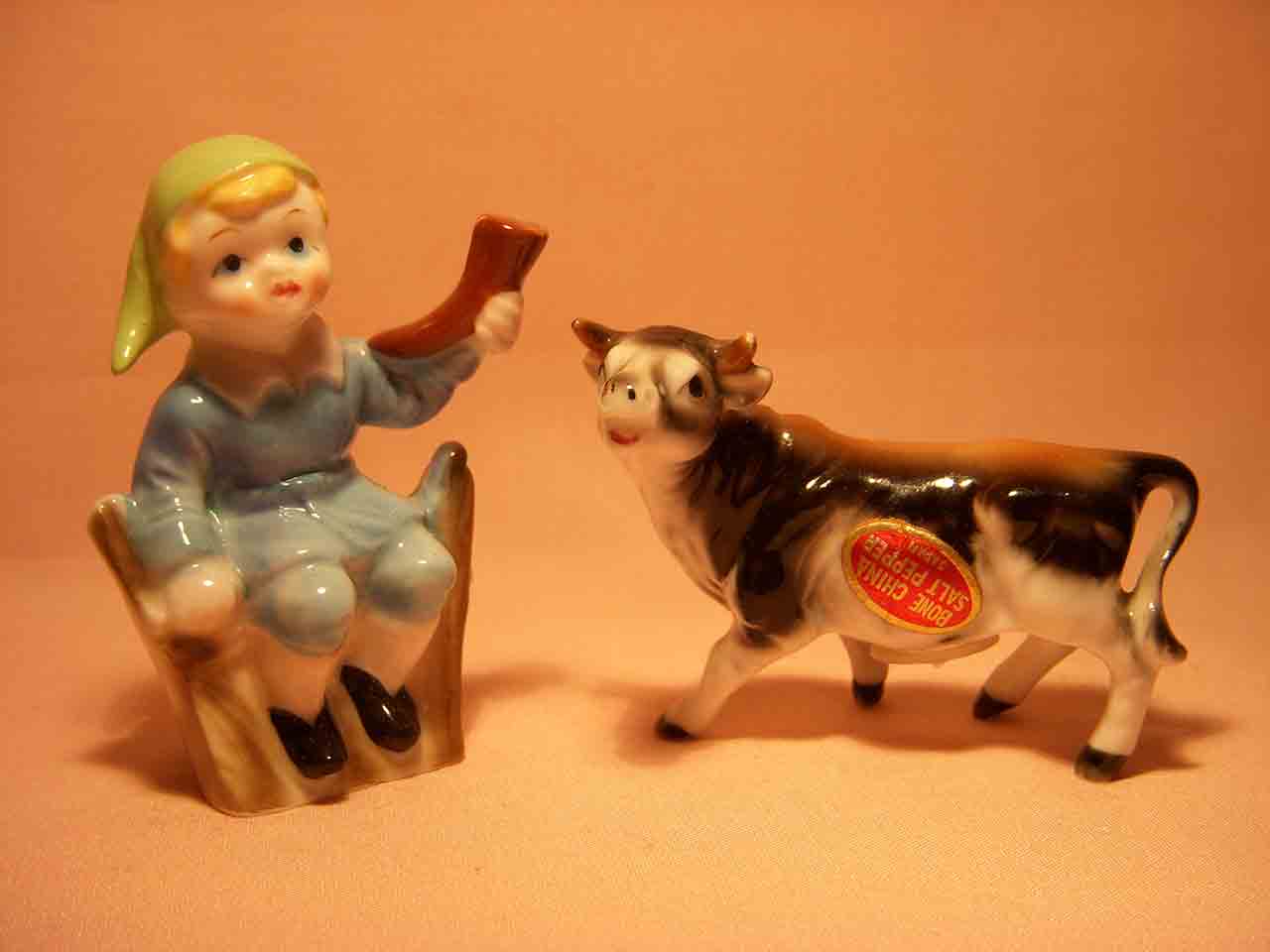 6634 Bone China miniature nursery rhymes salt and pepper shakers - Little Boy Blue