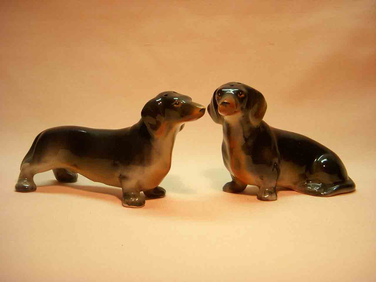 7118 Relco Japan realistic dog breed series of salt and pepper shakers - Dachshunds