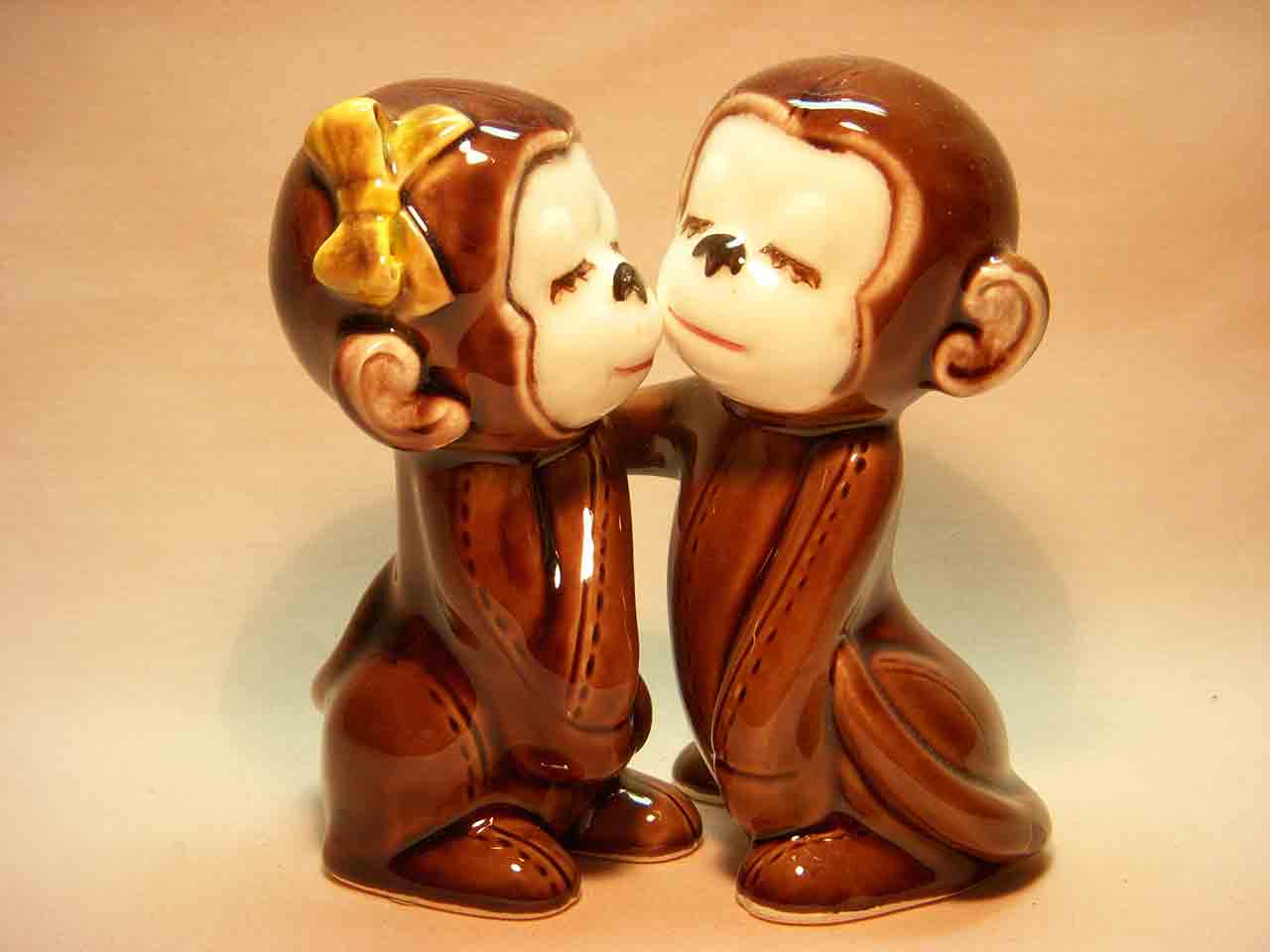 8046 Animal Couples - Boy with Arm Around Girl salt and pepper shakers - monkeys