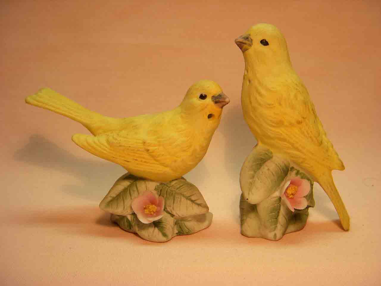 8067 Dull / bisque finished small little realistic birds salt and pepper shakers - yellow canary birds