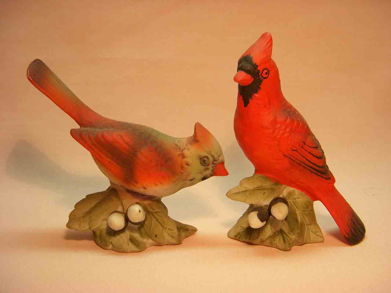 8068 Dull / bisque finished small little realistic birds salt and pepper shakers - cardinal birds