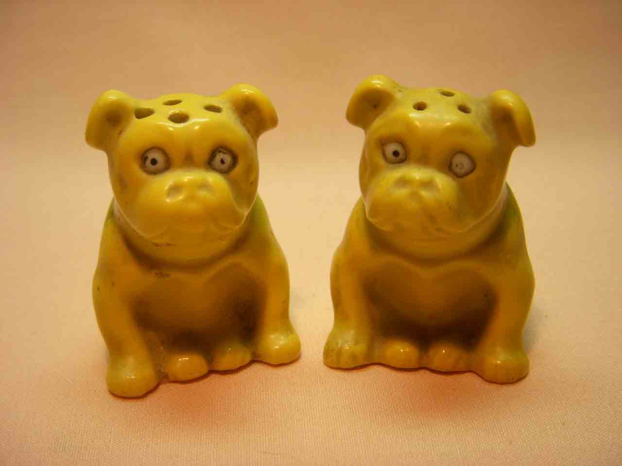 17429 Goebel sitting bulldogs salt and pepper shakers