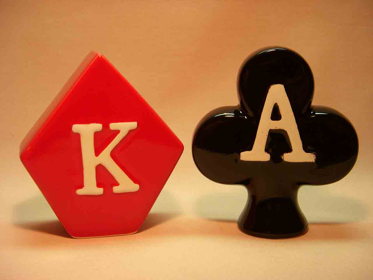 19261 Ace of Clubs & King of Diamonds salt and pepper shakers