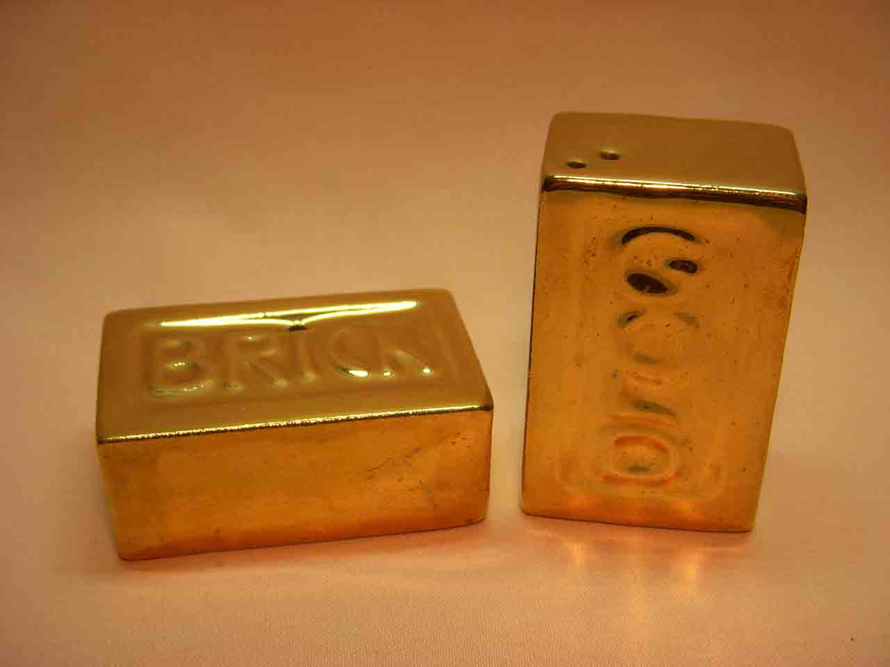 21589 Vallona Starr gold bricks salt and pepper shakers