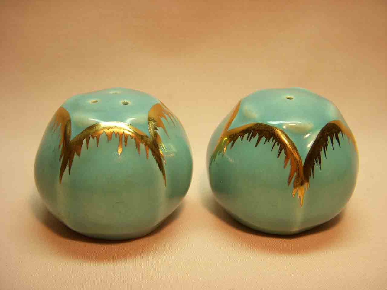 21677 Vallona Starr tulips salt and pepper shakers