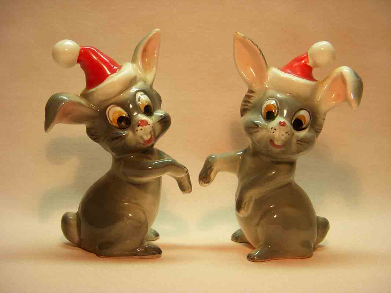 21912 Kreiss Christmas rabbits salt and pepper shakers