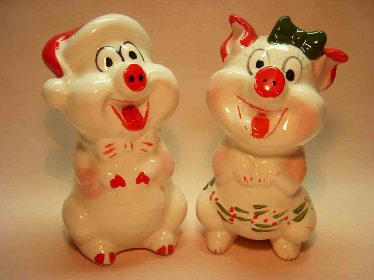 21921 Kreiss Christmas pigs salt and pepper shakers