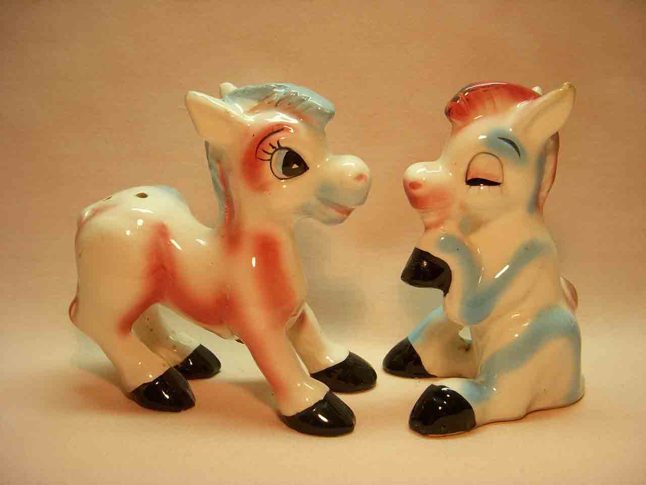21928 Kreiss donkeys salt and pepper shakers