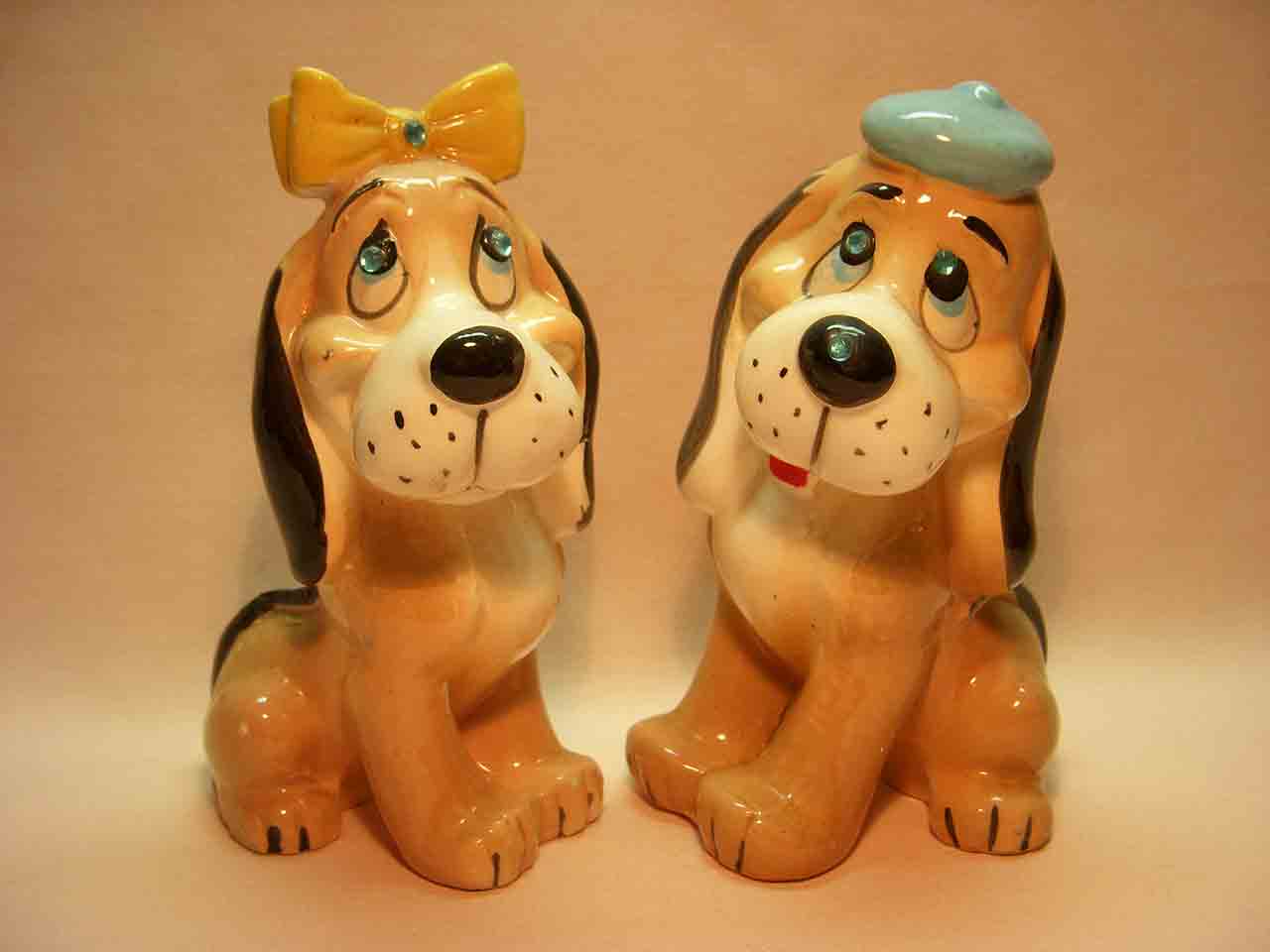 21929 Kreiss dogs salt and pepper shakers