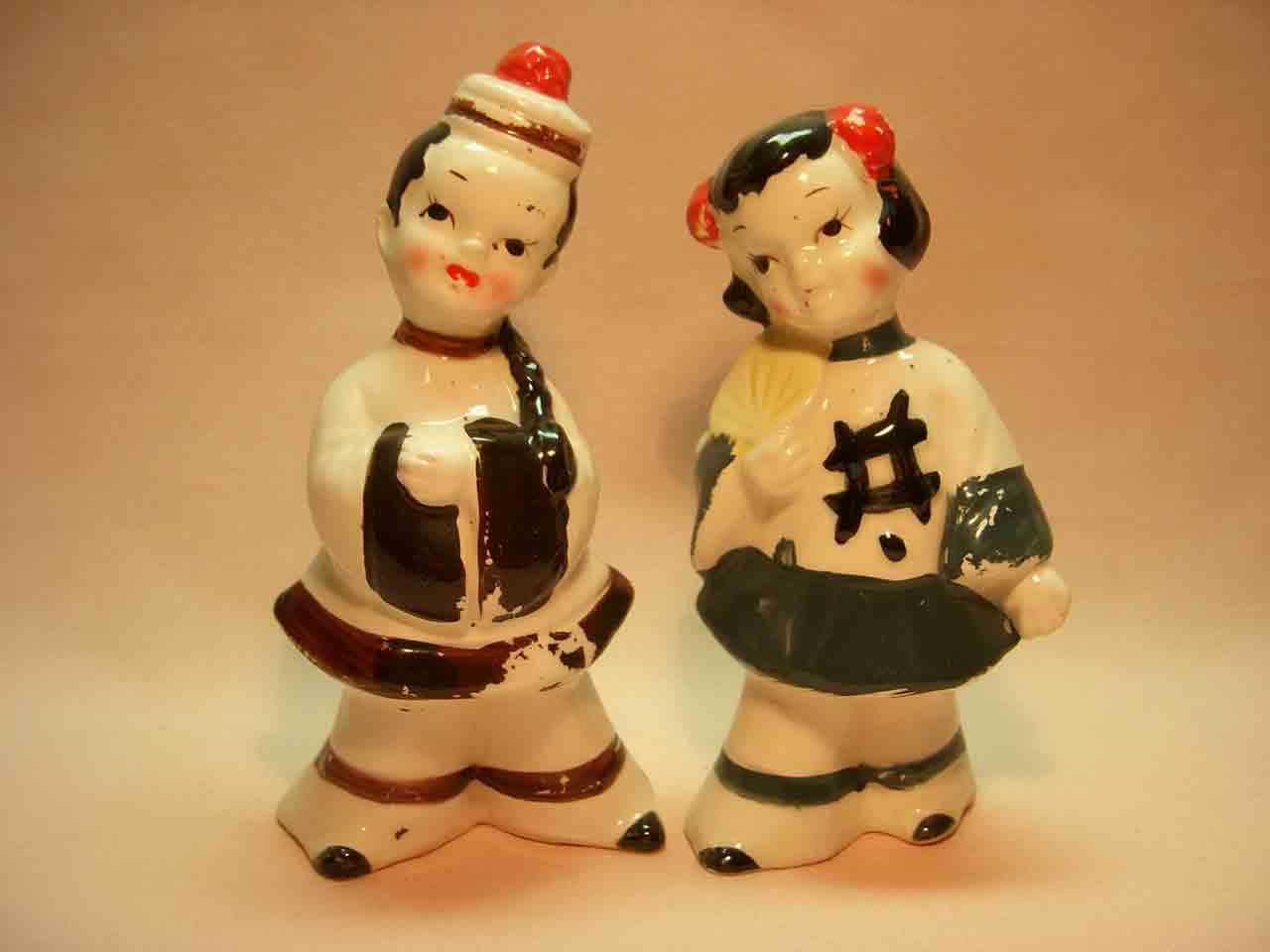 21936 Kreiss Asian salt and pepper shakers