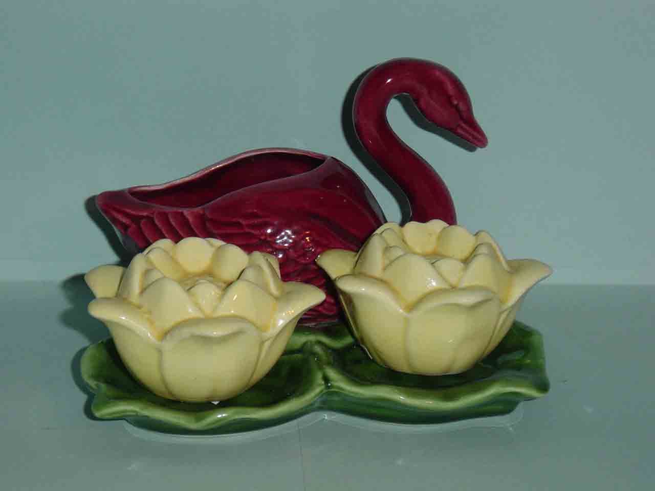 23006 Arcadia swan with flowers salt and pepper shakers