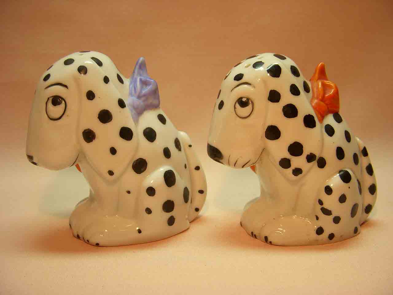 23874 Dismal Desmond dogs from Germany salt and pepper shakers