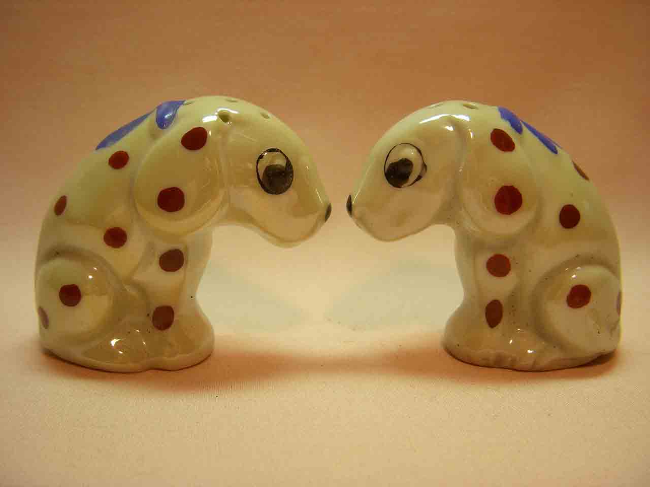 23924 Dismal Desmond dogs from Germany salt and pepper shakers