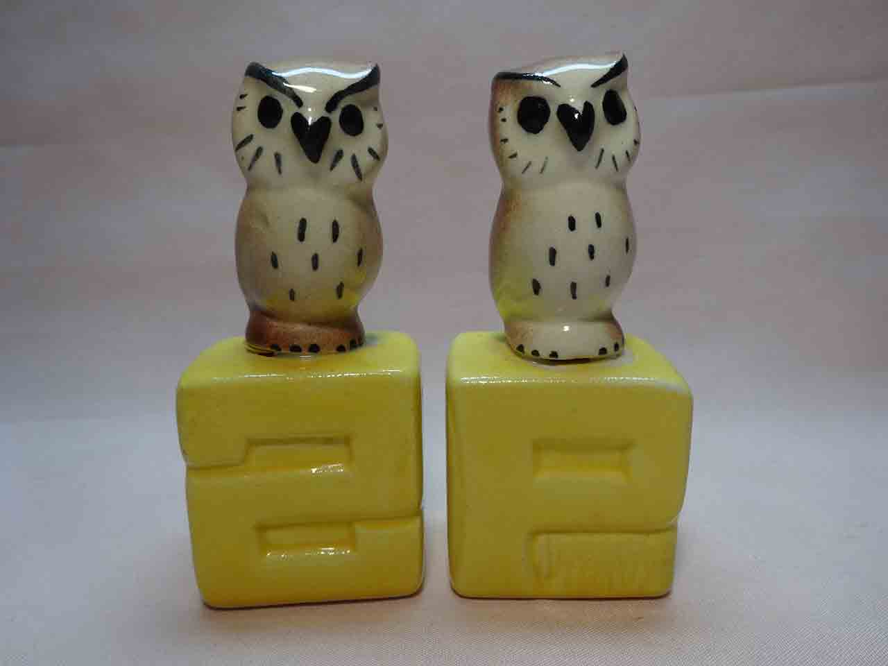 26613 Animals on S&P letters salt and pepper shakers - Owls
